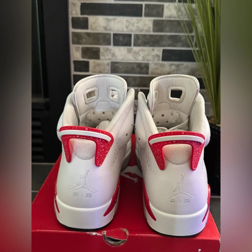 10 Air Jordan Retro White and Red High-Top Basketball Sneakers - Picture 2 of 7